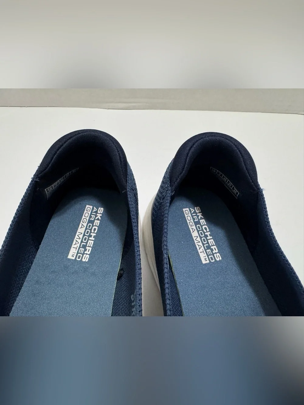Skechers Goga Mat Stretch Fit slip on Women’s Size 10